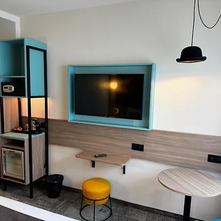 Hotel & Aparthotel Casteau Resort Mons Soignies-3